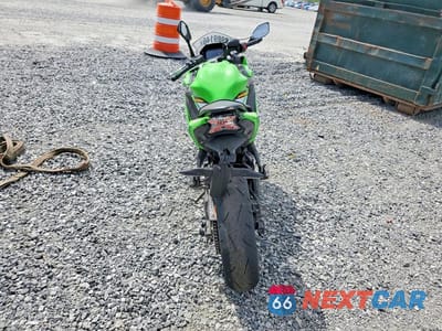 Czwarte zdjęcie samochodu z boku: 2025 KAWASAKI EX650 P VIN:ML5EXEP11SDAF8345 - miniatura