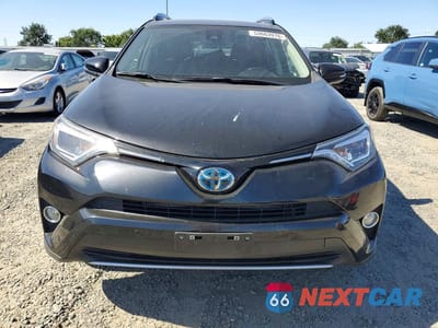 Piąte zdjęcie samochodu w środku: 2018 TOYOTA RAV4 HV LIMITED VIN:JTMDJREV2JD162827 - miniatura