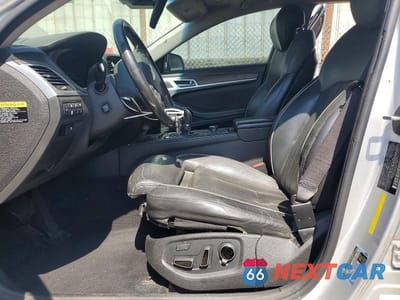Zdjęcie 8 z 13 samochodu: 2015 HYUNDAI GENESIS 3.8L VIN:KMHGN4JE1FU068063 - miniatura