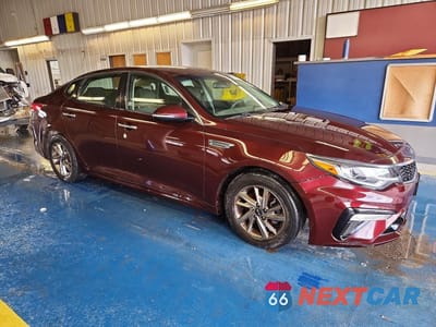 Czwarte zdjęcie samochodu z boku: 2019 KIA OPTIMA LX VIN:5XXGT4L32KG344191 - miniatura