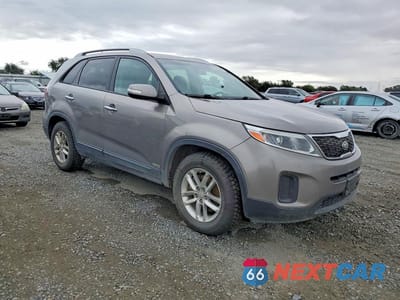 Czwarte zdjęcie samochodu z boku: 2015 KIA SORENTO LX VIN:5XYKTDA72FG651295 - miniatura
