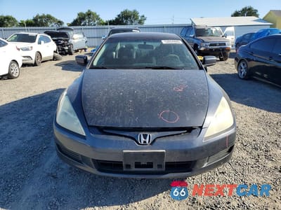 Piąte zdjęcie samochodu w środku: 2005 HONDA ACCORD LX VIN:1HGCM72345A001379 - miniatura