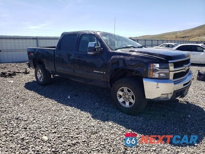 Czwarte zdjęcie samochodu z boku: 2007 CHEVROLET SILVERADO K2500 HEAVY DUTY VIN:1GCHK23667F530313 - miniatura
