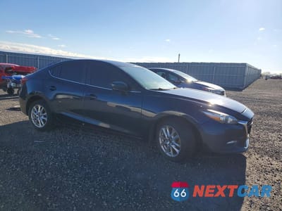 Czwarte zdjęcie samochodu z boku: 2018 MAZDA 3 GS VIN:JM1BN1V79J1188504 - miniatura
