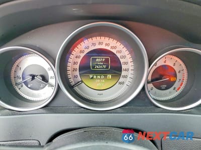 Zdjęcie 9 z 12 samochodu: 2012 MERCEDES-BENZ C 250 VIN:WDDGF4HBXCA615833 - miniatura