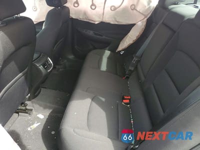 Zdjęcie 10 z 12 samochodu: 2019 CHEVROLET MALIBU LT VIN:1G1ZD5ST0KF117571 - miniatura