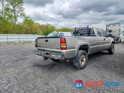 Czwarte zdjęcie samochodu z boku: 2002 GMC SIERRA K2500 HEAVY DUTY VIN:1GTHK29U52E237104 - miniatura