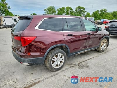 Trzecie zdjęcie samochodu z tyłu: 2017 HONDA PILOT LX VIN:5FNYF6H15HB063464 - miniatura