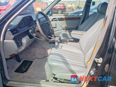Zdjęcie 7 z 12 samochodu: 1994 MERCEDES-BENZ E 320 VIN:WDBEA92E4RF285312 - miniatura