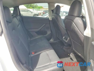 Zdjęcie 11 z 13 samochodu: 2023 TESLA MODEL Y VIN:7SAYGDEE1PA121383 - miniatura