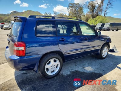 Trzecie zdjęcie samochodu z tyłu: 2005 TOYOTA HIGHLANDER LIMITED VIN:JTEEP21AX50100856 - miniatura