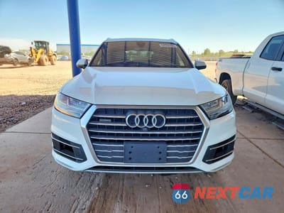 Piąte zdjęcie samochodu w środku: 2017 AUDI Q7 PREMIUM PLUS VIN:WA1LAAF75HD059404 - miniatura