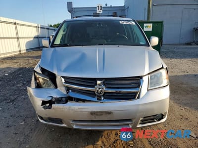 Piąte zdjęcie samochodu w środku: 2010 DODGE GRAND CARAVAN SXT VIN:2D4RN5D14AR216274 - miniatura