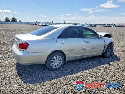 Trzecie zdjęcie samochodu z tyłu: 2005 TOYOTA CAMRY LE VIN:JTDBE32K850313640 - miniatura