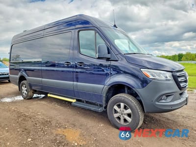 Czwarte zdjęcie samochodu z boku: 2024 MERCEDES-BENZ SPRINTER 2500 VIN:W1W4NCVYXRT175990 - miniatura