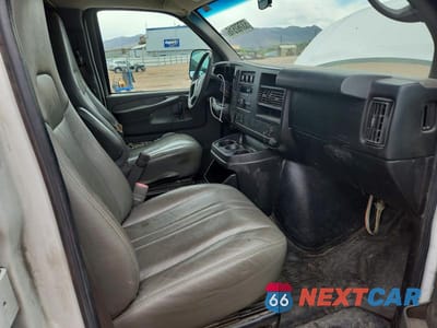 Zdjęcie 8 z 12 samochodu: 2011 GMC SAVANA G2500 VIN:1GTW7FCG1B1100350 - miniatura