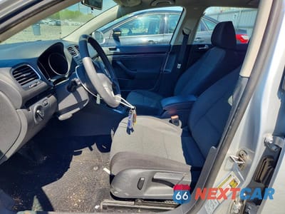 Zdjęcie 7 z 12 samochodu: 2012 VOLKSWAGEN JETTA S VIN:3VWPP7AJXCM616118 - miniatura