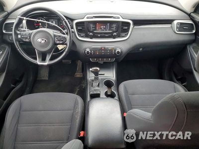 Zdjęcie 8 z 13 samochodu: 2016 KIA SORENTO LX VIN:5XYPGDA36GG108430 - miniatura