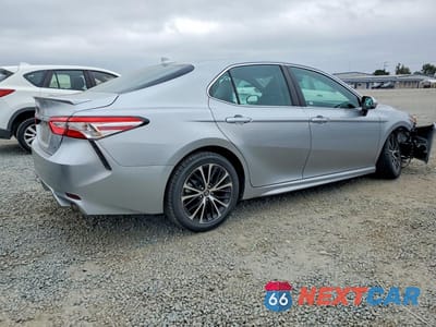 Trzecie zdjęcie samochodu z tyłu: 2020 TOYOTA CAMRY SE VIN:4T1G11AK0LU870440 - miniatura