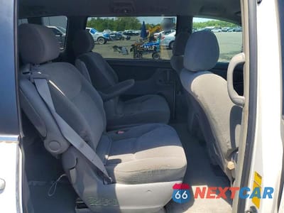 Zdjęcie 11 z 13 samochodu: 2004 TOYOTA SIENNA LE 7 PASSENGER VIN:5TDZA23C04S117716 - miniatura