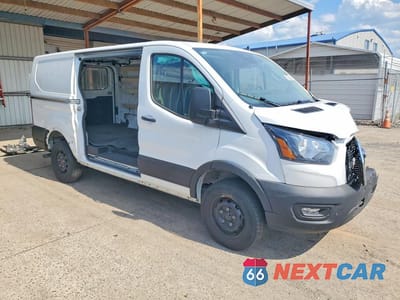 Czwarte zdjęcie samochodu z boku: 2025 FORD TRANSIT T-250 VIN:1FTBR1Y81SKA87591 - miniatura