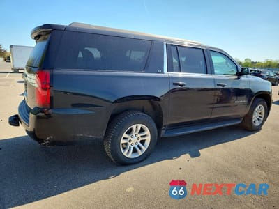Trzecie zdjęcie samochodu z tyłu: 2019 CHEVROLET SUBURBAN K1500 LT VIN:1GNSKHKC7KR139914 - miniatura