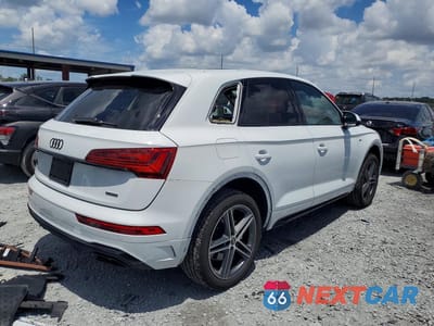 Trzecie zdjęcie samochodu z tyłu: 2023 AUDI Q5 E PREMIUM PLUS 55 VIN:WA1E2AFY1P2067945 - miniatura