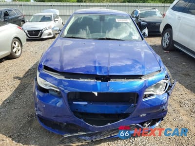 Piąte zdjęcie samochodu w środku: 2018 CHRYSLER 300 TOURING VIN:2C3CCAAG0JH308213 - miniatura