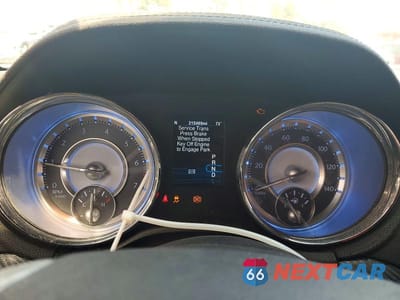 Zdjęcie 9 z 12 samochodu: 2014 CHRYSLER 300 VIN:2C3CCAAG5EH161912 - miniatura