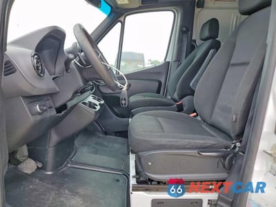 Zdjęcie 7 z 12 samochodu: 2021 MERCEDES BENZ SPRINTER 2500 VIN:W1W40CHYXMT051639 - miniatura