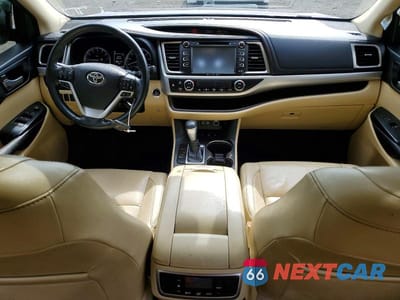 Zdjęcie 8 z 13 samochodu: 2018 TOYOTA HIGHLANDER XLE VIN:5TDJZRFH0JS499604 - miniatura