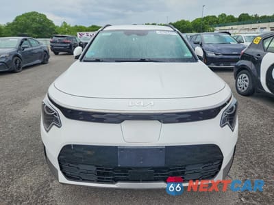 Piąte zdjęcie samochodu w środku: 2023 KIA NIRO WIND VIN:KNDCR3L12P5026251 - miniatura