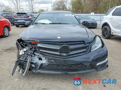 Piąte zdjęcie samochodu w środku: 2013 MERCEDES-BENZ C 250 VIN:WDDGJ4HB9DF958099 - miniatura