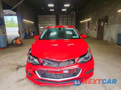Piąte zdjęcie samochodu w środku: 2017 CHEVROLET CRUZE LT VIN:1G1BE5SMXH7243060 - miniatura