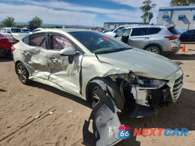 Czwarte zdjęcie samochodu z boku: 2017 HYUNDAI ELANTRA SE VIN:5NPD84LF2HH200023 - miniatura