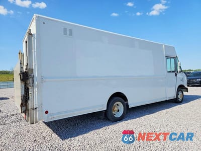 Trzecie zdjęcie samochodu z tyłu: 2015 FORD F59 DELIVERY TRUCK VIN:1F65F5KY5F0A04917 - miniatura