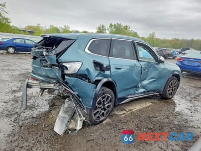 Trzecie zdjęcie samochodu z tyłu: 2024 BMW X1 XDRIVE VIN:WBX73EF09R5Y38413 - miniatura