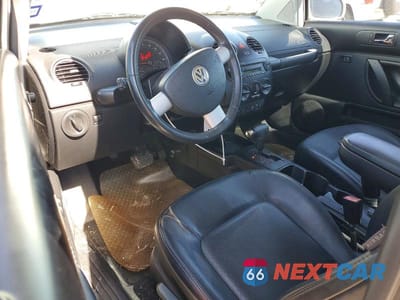 Zdjęcie 8 z 13 samochodu: 2010 VOLKSWAGEN NEW BEETLE VIN:3VWPW3AG5AM028835 - miniatura