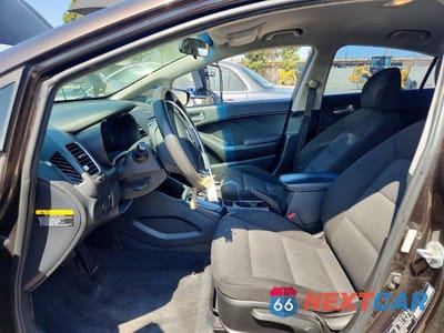 Zdjęcie 7 z 12 samochodu: 2017 KIA FORTE LX VIN:3KPFK4A70HE022008 - miniatura