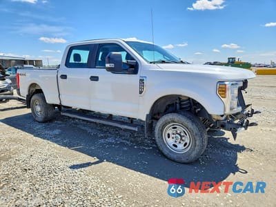 Czwarte zdjęcie samochodu z boku: 2019 FORD F250 SUPER DUTY VIN:1FT7W2B60KEE67211 - miniatura