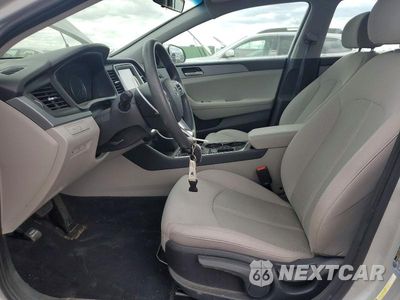 Zdjęcie 7 z 13 samochodu: 2019 HYUNDAI SONATA SE VIN:5NPE24AF8KH817300 - miniatura