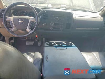 Zdjęcie 8 z 12 samochodu: 2008 CHEVROLET SILVERADO K1500 VIN:1GCEK190X8Z312410 - miniatura