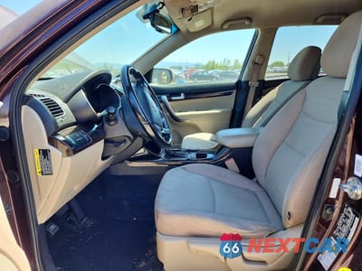 Zdjęcie 7 z 13 samochodu: 2014 KIA SORENTO LX VIN:5XYKTCA67EG506088 - miniatura