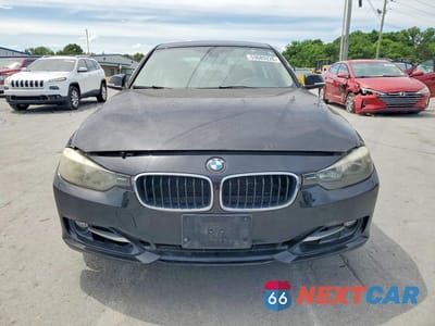 Piąte zdjęcie samochodu w środku: 2013 BMW 328 XI VIN:WBA3B3C52DF540109 - miniatura