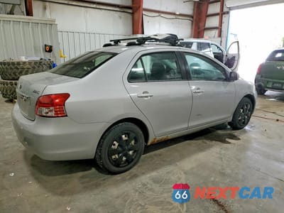 Trzecie zdjęcie samochodu z tyłu: 2008 TOYOTA YARIS BASE VIN:JTDBT923681245385 - miniatura