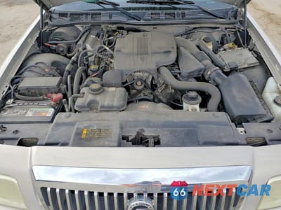 Zdjęcie 11 z 12 samochodu: 2010 MERCURY GRAND MARQUIS LS VIN:2MEBM7FV8AX625322 - miniatura