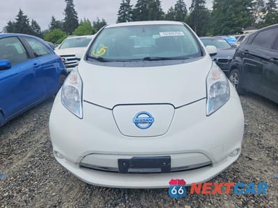Piąte zdjęcie samochodu w środku: 2017 NISSAN LEAF S VIN:1N4BZ0CP6HC303226 - miniatura