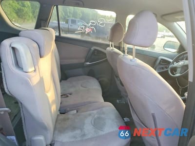 Zdjęcie 11 z 13 samochodu: 2006 TOYOTA RAV4 BASE VIN:JTMBD33V366014115 - miniatura