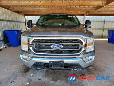 Piąte zdjęcie samochodu w środku: 2022 FORD F150 SUPERCREW VIN:1FTFW1E51NKE65546 - miniatura