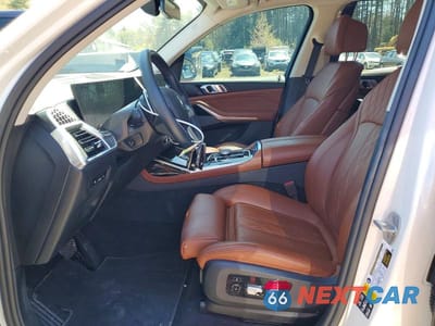 Zdjęcie 7 z 13 samochodu: 2024 BMW X7 XDRIVE40I VIN:5UX23EM04R9U34002 - miniatura